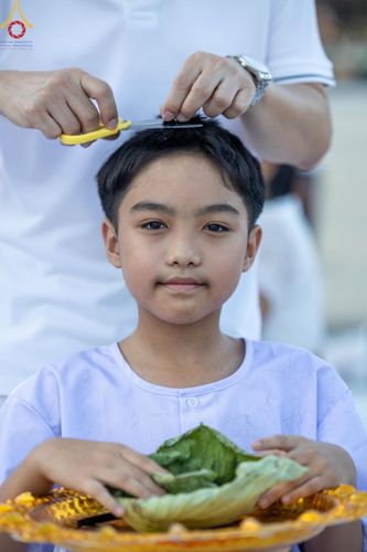 ภาพ No.132704:พิธีปลงผมยุวธรรมทายาท รุ่นที่ 32 มัชฌิมธรรมทายาท รุ่นที่ 28 ณ ลานธรรม วัดพระธรรมกาย วันเสาร์ที่ 30 มีนาคม พ.ศ. 2567
