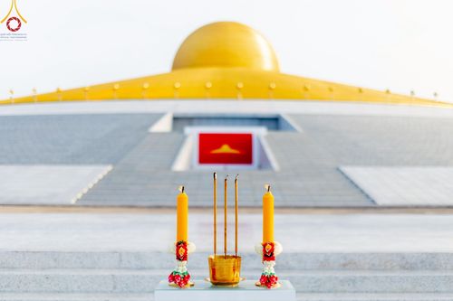 ภาพ No.217006:วันเสาร์ที่ 12 เมษายน พ.ศ. 2568 พิธีเวียนประทักษิณรอบพระมหาธรรมกายเจดีย์  พิธีวันทาเจดีย์ พิธีขอขมาและมอบผ้าไตร ในโครงการอุปสมบทหมู่ บูชาธรรมหลวงพ่อธัมมชโย, โครงการธรรมทายาท ระดับอุดมศึกษา รุ่นที่ 52 ,  โครงการบวชพระนานาชาติ AEC & WAB CEO รุ่นที่ 4 , ณ ว