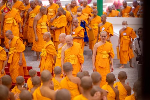 ภาพ No.233200:วันที่ 11 กรกฏาคม พ.ศ. 2568 พิธีอธิษฐานพรรษา ของคณะสงฆ์ ณ โบสถ์พระไตรปิฎก วัดพระธรรมกาย ต.คลองสาม อ.คลองหลวง จ.ปทุมธานี