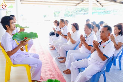 ภาพ No.186512:พิธีตัดปอย ปลงผม เวียนประทักษิณ  มอบบาตรผ้าไตร ขอขมาผู้ปกครอง และพิธีบรรพชาอุปสมบท  โครงการอุปสมบทหมู่บูชาธรรมมหาปูชนียาจารย์  ประจำปี 2567 ณ ศูนย์ปฏิบัติธรรมภาคใต้และวัดคงคาเลียบ อ.บางกล่ำ จ.สงขลา วันอาทิตย์ที่ 8 ธันวาคม พ.ศ. 2567