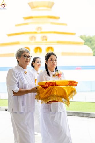 ภาพ No.227417:วันเสาร์ที่ 31 พฤษภาคม พ.ศ. 2568 พิธีเวียนประทักษิณรอบพระอุโบสถ ในพิธีอุปสมบท สามเณรเตรียม DCI รุ่นที่ 22 ณ อุโบสถพระไตรปิฎก วัดพระธรรมกาย