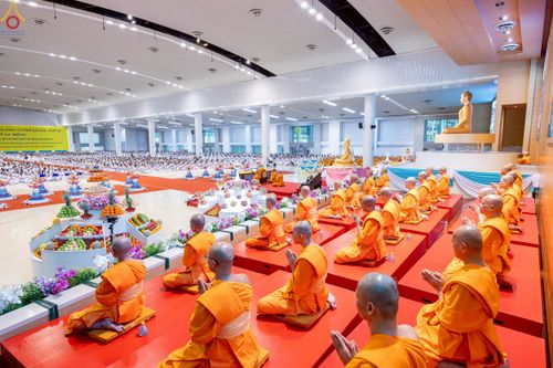 ภาพ No.243659:วันอาทิตย์ที่ 7 กันยายน พ.ศ. 2568 พิธีบูชาครูผู้ค้นพบวิชชาธรรมกาย , พิธีบูชาข้าวพระ ณ สภาธรรมกายสากล วัดพระธรรมกาย