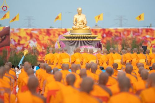 ภาพ No.118521:พิธีตักบาตรพระธรรมยาตรา ปีที่ 12 ณ อนุสรณ์สถานลำดับที่ 5 สถานที่เผยแผ่วิชชาธรรมกายครั้งแรก อนุสรณ์สถานบางปลา จ.นครปฐม วันที่ 25 มกราคม พ.ศ. 2567