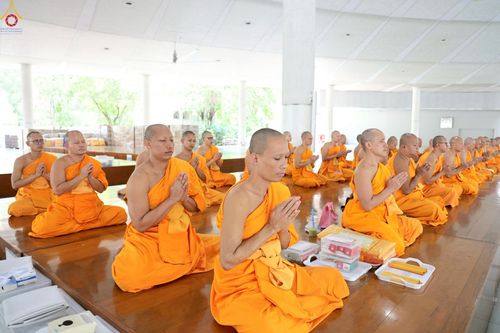 ภาพ No.230476:วันที่ 28 มิถุนายน พ.ศ. 2568 พิธีถวายภัตตาหารเมนูสวรรค์ เพื่อการบรรลุธรรม ณ หอฉันคุณยายอาจารย์ฯ วัดพระธรรมกาย