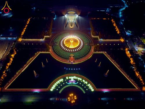 ภาพ No.266353:วันพุธที่ 5 พฤศจิกายน พ.ศ. 2568 (วันพระ ขึ้น 15 ค่ำ เดือน 12) พิธีลอยกระทงธรรม  ณ สระมหาเศรษฐีทะเลบุญ มหาวิหารพระมงคลเทพมุนี วัดพระธรรมกาย จ.ปทุมธานี