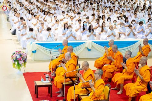 ภาพ No.222823:วันอาทิตย์ต้นเดือนที่ 4 พฤษภาคม พ.ศ. 2568 พิธีบูชาข้าวพระ ณ สภาธรรมกายสากล วัดพระธรรมกาย