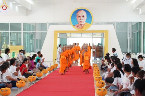 ภาพ No.134898:พิธีตัดปอยผม พิธีขอขมารับผ้าไตร พิธีบรรพชา และพิธีถวายบาตร ในโครงการบรรพชาสามเณร ฟื้นฟูพระพุทธศาสนาทั่วไทย  ณ ศูนย์ปฏิบัติธรรมและศูนย์อบรมเยาวชนเพชรบุรี ต.ท่าแลง อ.ท่ายาง จ.เพชรบุรี