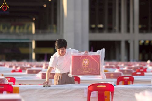 ภาพ No.219129:วันที่ 19-21 เมษายน พ.ศ. 2568 การเตรียมงานในลานธรรม , วิหารคด เพื่องานวันคุ้มครองโลก 22 เมษายน พ.ศ. 2568