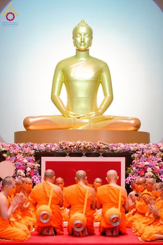 ภาพ No.62167:พิธีอุปสมบทในโครงการอุปสมบทหมู่ บูชาธรรมหลวงพ่อธัมมชโย พ.ศ.2567 ณ อุโบสถ วัดพระธรรมกาย จ.ปทุมธานี วันที่ 13-15 เมษายน พ.ศ. 2567