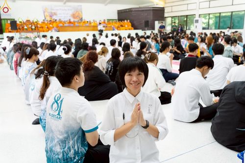 ภาพ No.243114:วันพฤหัสบดีที่ 4 กันยายน พ.ศ. 2568 เวลา 07.00-08.15 น. มหาวิทยาลัยเกษตรศาสตร์ กำแพงแสน ร่วมทำบุญตักบาตร Freshy KU85 พระสงฆ์ 85 รูป