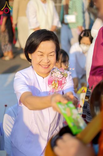 ภาพ No.208708:ตักบาตรพระ 1,743 รูป ครบรอบ 743 ปี นครน่าน ถวายเป็นพุทธบูชา น้อมบุญกุศลอุทิศให้บรรพบุรุษ วันอาทิตย์ ที่ 16 กุมภาพันธ์ พ.ศ. 2568 ณ ถนนคนเดินข่วงเมืองน่าน ต.ในเวียง อ.เมือง จ.น่าน