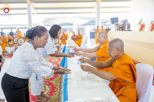 ภาพ No.230210:วันเสาร์ที่ 28 มิถุนายน พ.ศ. 2568 พิธีถวายสังฆทาน 323 วัด 4 จังหวัดชายแดนใต้ ปีที่ 21 ครั้งที่ 178 พิธีมอบกองทุนหนุนแรงใจช่วยครูใต้ ปีที่ 18 ครั้งที่ 142 ณ ศูนย์อบรมเยาวชนจังหวัดปัตตานี