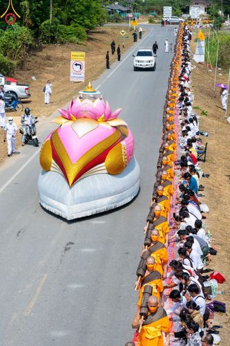 ภาพ No.129058:พระธรรมยาตราเดินธรรมยาตรา ณ ชุมชนรอบศูนย์ปฏิบัติธรรมภาคใต้ อ.บางกล่ำ จ.สงขลา วันที่ 10 มีนาคม พ.ศ. 2567