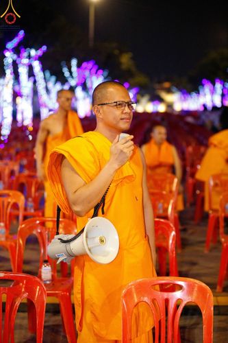 ภาพ No.126826:V.30 เต็มที่ เพื่อโคราช การเตรียมงาน ปฏิบัติงาน และเก็บงาน ของเจ้าหน้าที่หน่วยงานต่างๆ ทุกภาคส่วน เพื่อพิธีทำบุญเมืองนครราชสีมา ฉลอง 556 ปี ตักบาตรพระ 10,000 รูป ในวันเสาร์ที่ 2 มีนาคม พ.ศ.2567 ณ อนุสาวรีย์ท้าวสุรนารี จ.นครราชสีมา จัดโดย คณะสงฆ์จังหวัดนค