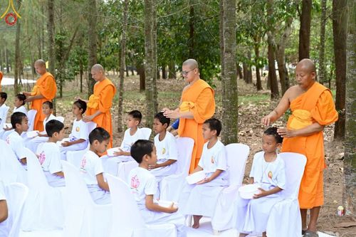 ภาพ No.213837:วันเสาร์ที่ 29 มีนาคม พ.ศ. 2568 พิธีตัดปอยผม ขอขมาผู้ปกครอง มอบบาตร-ผ้าไตร และพิธีบรรพชาสามเณร ณ ศูนย์ปฏิบัติธรรมจังหวัดระยอง (บ้านช่องลม) ต.บางบุตร อ.บ้านค่าย จ.ระยอง