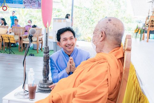 ภาพ No.133498:พิธีขอขมารับผ้าไตร, พิธีบรรพชาสามเณร, สามเณรออกบิณฑบาต ในโครงการบรรพชาสามเณร ฟื้นฟูพระพุทธศาสนาทั่วไทย  ณ ศูนย์ปฏิบัติธรรม และอบรมเยาวชนเมืองยะลา วันที่ 3 เมษายน พ.ศ. 2567