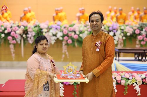 ภาพ No.124694:พิธีมอบโล่วัชรเกียรติยศ โครงการตอบปัญหาศีลธรรมเพื่อสันติภาพโลก (World-PEC) ต่างประเทศ ครั้งที่ 17 ณ ห้องแก้วสารพัดนึก 1 วัดพระธรรมกาย ในวันมาฆบูชา เสาร์ที่ 24 กุมภาพันธ์ พ.ศ. 2567