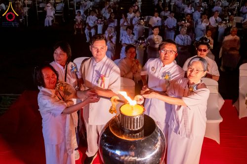 ภาพ No.225765:วันอาทิตย์ที่ 11 พฤษภาคม พ.ศ. 2568 วัดพระธรรมกายแคลิฟอร์เนีย จัดงานวิสาขบูชานานาชาติ และถวายมหาสังฆทานคณะสงฆ์ 120 รูป