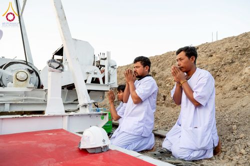 ภาพ No.275141:วันอาทิตย์ที่ 30 พฤศจิกายน พ.ศ. 2568 พิธีตอกเสาเข็ม "สร้างองค์พระเจดีย์เพื่อสร้างสันติภาพโลก" ต้นสุดท้าย ณ ศูนย์ปฏิบัติธรรมระยอง (บ้านช่องลม)