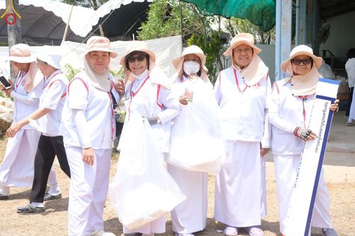 ภาพ No.130059:V.34 เพื่อธรรมเพื่อบางกล่ำ การรับบุญของเจ้าหน้าที่หน่วยงานต่างๆ  เพื่องานธรรมยาตราอัญเชิญพระบรมสารีริกธาตุ ประดิษฐาน ณ มหารัตนเจดีย์สิริปทุมสวรรค์ (เจดีย์อริยพุทธะ 5 พระองค์) ณ ศูนย์ปฏิบัติธรรมภาคใต้ อ.บางกล่ำ จ.สงขลา ระหว่างวันที่ 9-10 มีนาคม พ.ศ. 2567