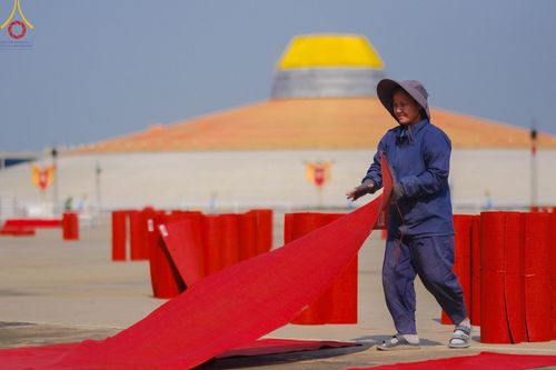 ภาพ No.208137:V.55 สารพัดV สารพัดดี ที่วัดพระธรรมกาย ในโครงการธรรมยาตรา กตัญญูบูชา มหาปูชนียาจารย์ พระมงคลเทพมุนี (สด จนฺทสโร) พระผู้ปราบมาร อนุสรณ์สถาน 7 แห่ง ปีที่ 13 ระหว่างวันที่ 2-31 มกราคม พ.ศ. 2568