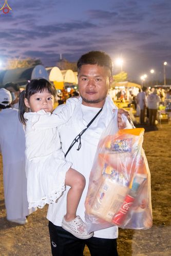 ภาพ No.302388:วันที่ 24 มกราคม พ.ศ. 2569 พิธีตักบาตรพระธรรมยาตรา ณ อนุสรณ์สถานลำดับที่ 5 สถานที่เผยแผ่วิชชาธรรมกายครั้งแรก อนุสรณ์สถานบางปลา วัดบางปลา อำเภอบางเลน จังหวัดนครปฐม ในโครงการธรรมยาตรา กตัญญูบูชา มหาปูชนียาจารย์ พระมงคลเทพมุนี(สด จนฺทสโร) พระผู้ปราบมาร อนุส