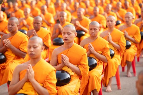 ภาพ No.297591:วันที่ 18 มกราคม พ.ศ. 2569 พิธีตักบาตรพระธรรมยาตรา ณ วัดโบสถ์บน ต.บางคูเวียง จ.นนทบุรี อนุสรณ์สถานลำดับที่ 4 สถานที่เกิดด้วยกายธรรม ในโครงการธรรมยาตรา กตัญญูบูชา มหาปูชนียาจารย์ พระมงคลเทพมุนี(สด จนฺทสโร) พระผู้ปราบมาร อนุสรณ์สถาน 7 แห่ง ปีที่ 14