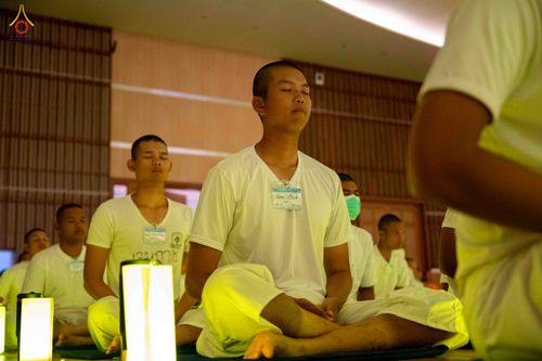 ภาพ No.341576:วันที่ 26 กรกฎาคม พ.ศ. 2569 โครงการพัฒนาคุณธรรม จริยธรรม สำหรับนักเรียนนายสิบตำรวจ (นสต.) รุ่นที่ 17 ศูนย์ฝึกอบรมตำรวจภูธรภาค 1 ได้จัดกิจกรรม  จุดเทียนรวมใจและปฏิบัติธรรมเจริญสมาธิภาวนา เพื่อน้อมอุทิศถวายเป็นพระราชกุศลฯ ณ ศูนย์ปฏิบัติธรรมเวิล์ดพีช วัลเล่