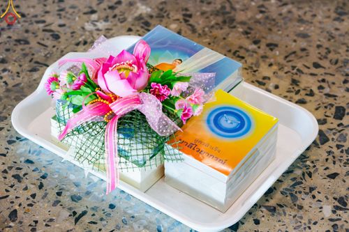 ภาพ No.81148:พิธีถวายหนังสือธรรมะ บาลี นักธรรม ทางก้าวหน้า วันเสาร์ที่ 27 พฤษภาคม พ.ศ. 2566 ณ บ้านแก้วเรือนทองคุณยายอาจารย์ฯ สภาธรรมกายสากล