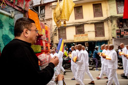 ภาพ No.77696:พิธีตัดปอยผมและปลงผมนาคธรรมทายาท ในโครงการบรรพชาสามเณรหมู่ ประเทศเนปาล วันที่ 11 มีนาคม พ.ศ.2566