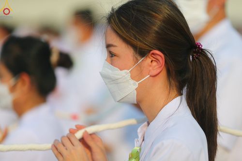 ภาพ No.79189:พิธีอัญเชิญองค์พระบรมพุทธเจ้า 24 องค์ เวียนประทักษิณรอบพระมหาธรรมกายเจดีย์ ณ วัดพระธรรมกาย  วันที่ 2 เมษายน พ.ศ. 2566