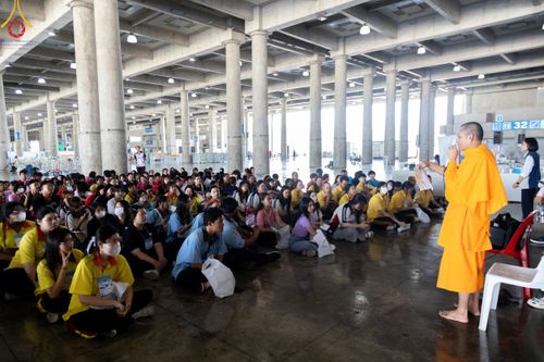 ภาพ No.59492:การอบรมอาสาสมัคร  เตรียมงานและจัดถวายภัตตาหาร แด่พระสังฆาธิการ 10,000 กว่าวัดทั่วประเทศ ในวันที่ 21-22 เมษายน พ.ศ.2567 เพื่องานวันคุ้มครองโลก จัดโดย ชมรมพุทธศาสตร์สากลฯ
