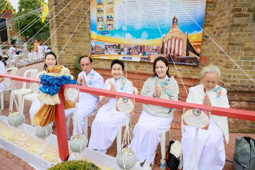 ภาพ No.142713:พิธีพัทธสีมา ประดิษฐานลูกนิมิตมหาสมบัติ สถาปนาอุโบสถวัดพระธรรมกายลอนดอน บูชาธรรม 80 ปี หลวงพ่อธัมมชโย วันเสาร์ที่ 22 มิถุนายน พ.ศ. 2567