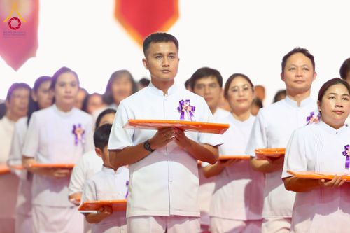 ภาพ No.215529:วันอาทิตย์ต้นเดือนที่ 6 เมษายน พ.ศ. 2568 ขบวนอัญเชิญผ้าป่าสมทบ มหาสังฆทาน 40,000 กว่าวัดทั่วประเทศ ณ สภาธรรมกายสากล วัดพระธรรมกาย