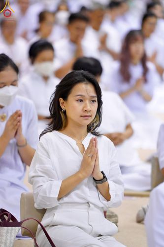 ภาพ No.143534:พิธีตักบาตร ข้าวสารอาหารแห้ง ณ บ้านแก้วเรือนทองคุณยายฯ และ พิธีบูชาข้าวพระ  ณ สภาธรรมกายสากล วัดพระธรรมกาย วันอาทิตย์ที่ 7 กรกฎาคม พ.ศ. 2567