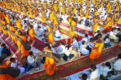 ภาพ No.193398:พิธีต้อนรับพระธรรมยาตรา ณ อนุสรณ์สถาน สถานที่เกิดในเพศสมณะ วัดสองพี่น้อง อำเภอสองพี่น้อง จังหวัดสุพรรณบุรี ในโครงการธรรมยาตรา กตัญญูบูชา มหาปูชนียาจารย์ พระมงคลเทพมุนี(สด จนฺทสโร) พระผู้ปราบมาร อนุสรณ์สถาน 7 แห่ง ปีที่ 13 วันที่ 11 มกราคม พ.ศ. 2568