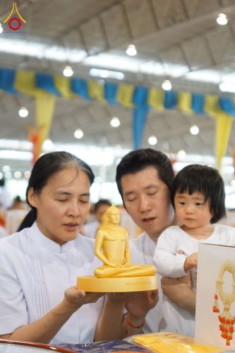 ภาพ No.60084:พิธีเจริญพระพุทธมนต์ "ฉลองอายุวัฒนมงคล 80 ปี หลวงพ่อธัมมชโย" พิธีถวายไทยธรรม คณะสงฆ์ 10,000 กว่าวัดทั่วประเทศ ในวันคุ้มครองโลก วันจันทร์ที่ 22 เมษายน พ.ศ. 2567 ณ สภาธรรมกายสากล วัดพระธรรมกาย จ.ปทุมธานี