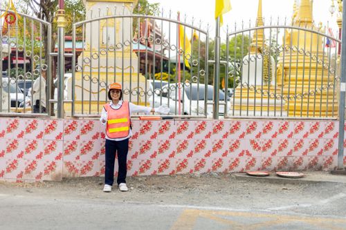 ภาพ No.117092:V.16 เป็นทีม การเตรียมงาน เก็บงาน การรับบุญของเจ้าหน้าที่หน่วยงานต่างๆ เพื่อโครงการธรรมยาตรา กตัญญูบูชามหาปูชนียาจารย์ พระมงคลเทพมุนี (สด จนฺทสโร) พระผู้ปราบมาร อนุสรณ์สถาน 7 แห่ง ปีที่ 12 ระหว่างวันที่ 2 - 31 มกราคม พ.ศ. 2567