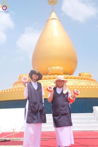 ภาพ No.130144:V.34 เพื่อธรรมเพื่อบางกล่ำ การรับบุญของเจ้าหน้าที่หน่วยงานต่างๆ  เพื่องานธรรมยาตราอัญเชิญพระบรมสารีริกธาตุ ประดิษฐาน ณ มหารัตนเจดีย์สิริปทุมสวรรค์ (เจดีย์อริยพุทธะ 5 พระองค์) ณ ศูนย์ปฏิบัติธรรมภาคใต้ อ.บางกล่ำ จ.สงขลา ระหว่างวันที่ 9-10 มีนาคม พ.ศ. 2567