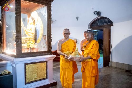 ภาพ No.213040:วันที่ 14 - 15 มีนาคม พ.ศ. 2568 คณะสงฆ์และสามเณรเดินธรรมยาตรา ในโครงการบวชสามเณรเนปาล 500 รูป ไปยังสถานที่รอบมายาเทวีและลุมพินีเกรด ณ ลุมพินี ประเทศเนปาล