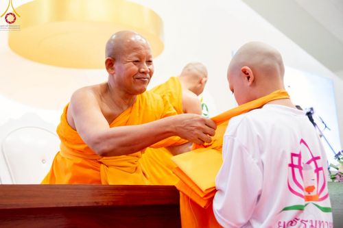 ภาพ No.213916:วันเสาร์ที่ 29 มีนาคม พ.ศ. 2568 พิธีตัดปอยผม ขอขมาผู้ปกครอง มอบบาตร-ผ้าไตร และพิธีบรรพชาสามเณร ณ ศูนย์ปฏิบัติธรรมจังหวัดระยอง (บ้านช่องลม) ต.บางบุตร อ.บ้านค่าย จ.ระยอง