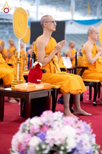 ภาพ No.237580:วันอาทิตย์ที่ 10 สิงหาคม พ.ศ.2568 พิธีมอบใบประกาศเกียรติคุณ โครงการสอบบาลี "ฉลองแชมป์" บูชาธรรม 80 ปี หลวงพ่อธัมมชโย ประจำปี 2568 และ พิธีมอบดวงแก้วสามเณรทรงบาลีไวยากรณ์ ณ สภาธรรมกายสากล วัดพระธรรมกาย ปทุมธานี