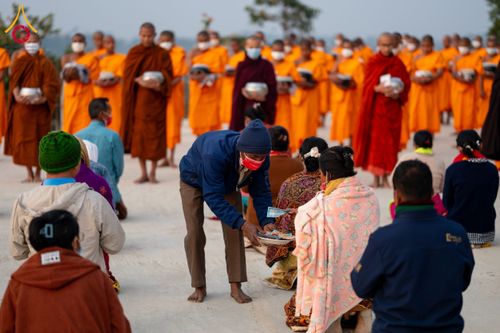 ภาพ No.131113:Photo Story ปฐมบรรพชาชาวพุทธมาร์มา Episode 4/5 วันที่ 13 กุมภาพันธ์พ.ศ. 2567 ณ วัดธัมจักร อรัญกุฏิ บังกลาเทศ