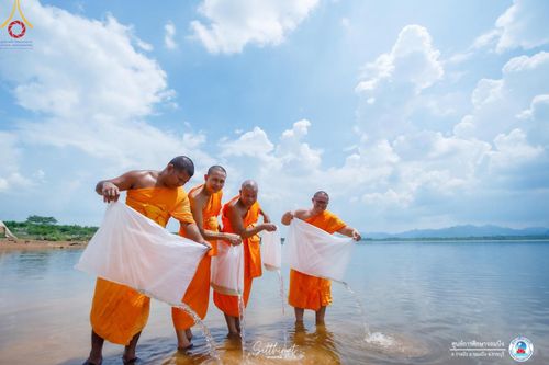 ภาพ No.161200:พิธีถวายมหาสังฆทาน 31 วัด , พิธีบุพเปตพลี , พิธีไถ่ชีวิตโค และ ปล่อยพันธ์ุปลาจำนวน 50,000 ชีวิต ณ ศูนย์การศึกษาจอมบึง ต.รางบัว อ.จอมบึง จ.ราชบุรี วันที่ 28 กันยายน พ.ศ. 2567