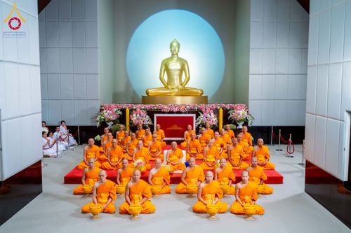 ภาพ No.223880:วันอาทิตย์ที่ 11 พฤษภาคม พ.ศ. 2568 พิธีอุปสมบทสามเณรเปรียญธรรมอุปสมบทอุทิศชีวิต 9 รูป อุบาสก 1 ท่าน ณ อุโบสถพระไตรปิฏกวัดพระธรรมกาย