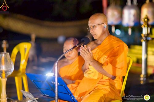 ภาพ No.222288:วันที่ 26-27 เมษายน พ.ศ. 2568 ศูนย์ปฏิบัติธรรมสวนผึ้ง ร่วมกับ ธุดงค์คสถานประจวบคีรีขันธ์ และวัดอ่าวน้อย  จัดกิจกรรมเดินธรรมยาตรา ตักบาตรข้าวสารอาหารแห้ง และจุดประทีปถวายเป็นพุทธบูชา ณ วัดอ่าวน้อย จ.ประจวบคีรีขันธ์