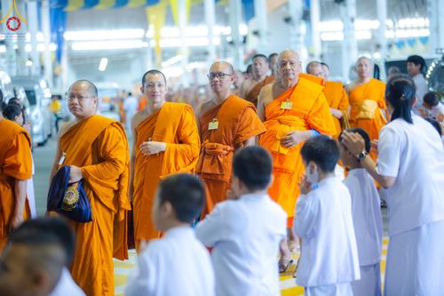 ภาพ No.147193:พิธีมุทิตาสักการะพระภิกษุ ผู้สอบได้เปรียญธรรม 9 ประโยคระดับโลกปีที่ 36, พิธีมอบโล่เกียรติยศและทุนการศึกษา สำนักเรียนบาลีดีเด่นทั่วประเทศ, พิธีถวายมหาสังฆทานคณะสงฆ์ 2,000 กว่าวัด ทั่วประเทศ ปีที่ 24, พิธีถวายไทยธรรมคณะสงฆ์ 323 วัด 4 จังหวัดชายแดนภาคใต้