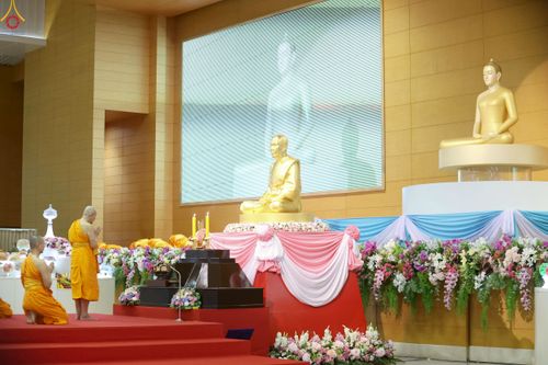 ภาพ No.243744:วันอาทิตย์ที่ 7 กันยายน พ.ศ. 2568 พิธีบูชาครูผู้ค้นพบวิชชาธรรมกาย , พิธีบูชาข้าวพระ ณ สภาธรรมกายสากล วัดพระธรรมกาย