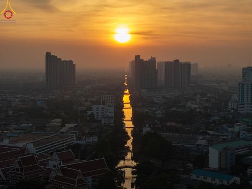 ภาพ No.201710:พิธีจุดประทีปถวายเป็นพุทธบูชา และบูชาธรรมมหาปูชนียาจารย์ ณ อาคารธรรมยาตรา กตัญญูบูชามหาปูชนียาจารย์ ตรงข้ามวัดปากน้ำภาษีเจริญ จ.กรุงเทพมหานคร ในโครงการธรรมยาตรา กตัญญูบูชา มหาปูชนียาจารย์ พระมงคลเทพมุนี(สด จนฺทสโร) พระผู้ปราบมาร อนุสรณ์สถาน 7 แห่ง