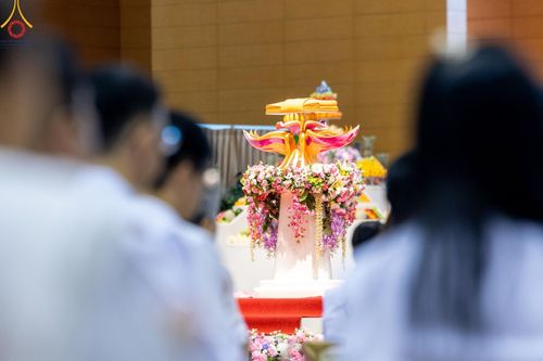 ภาพ No.167632:พิธีตักบาตรและพิธีบูชาข้าวพระ ในวันอาทิตย์ที่ 3 พฤศจิกายน พ.ศ. 2567 ณ วัดพระธรรมกาย